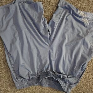 Mens Under Armour large gym shorts